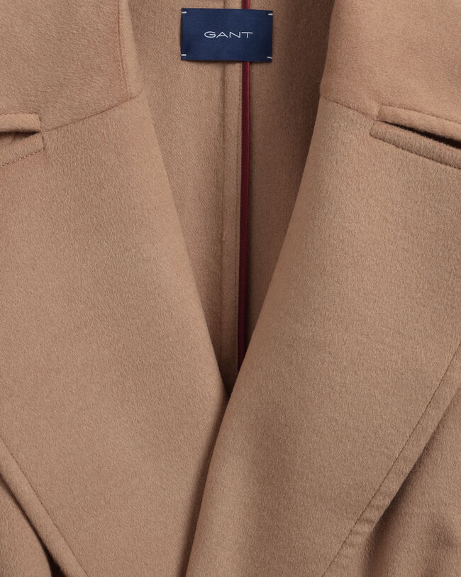 Villasekoitetakki vyöllä