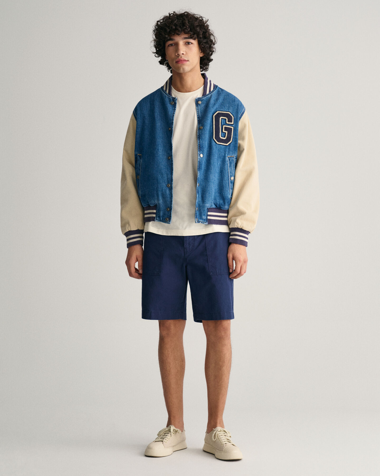 Regular fit ‑mitoitetut puuvilla-pellavashortsit