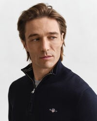 Klassinen puuvillaneulepusero puolivetoketjulla