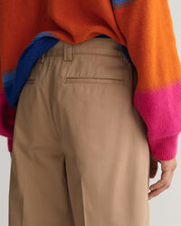 Loose fit -mitoitetut chinot