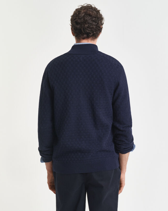 Kohopintainen vetoketjuneule