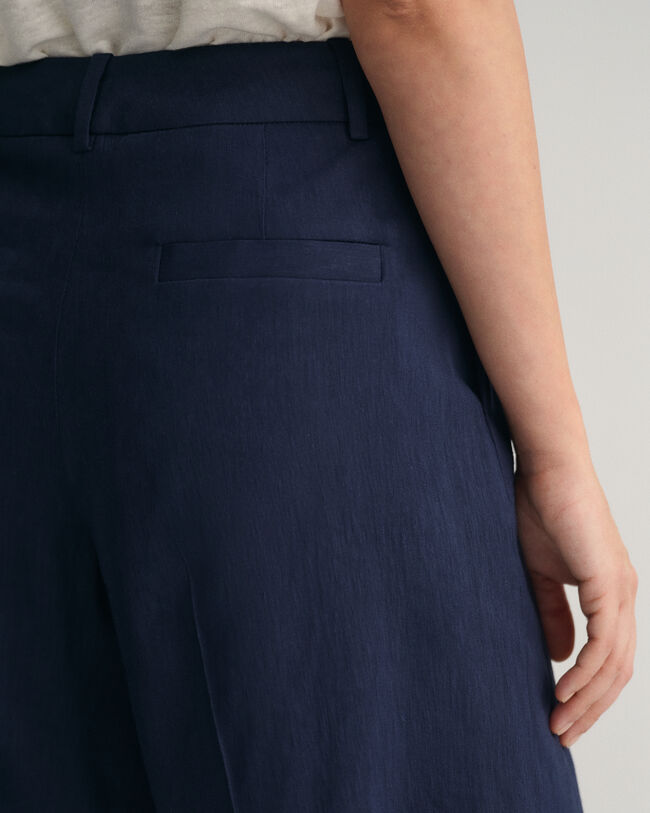 Joustavat pellavashortsit