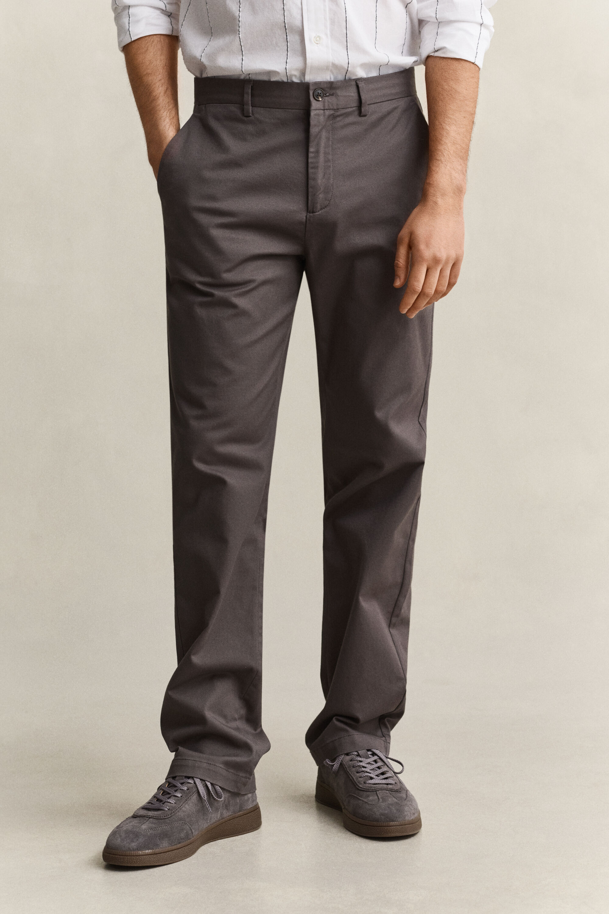Regular fit ‑mitoitetut siistit chinot