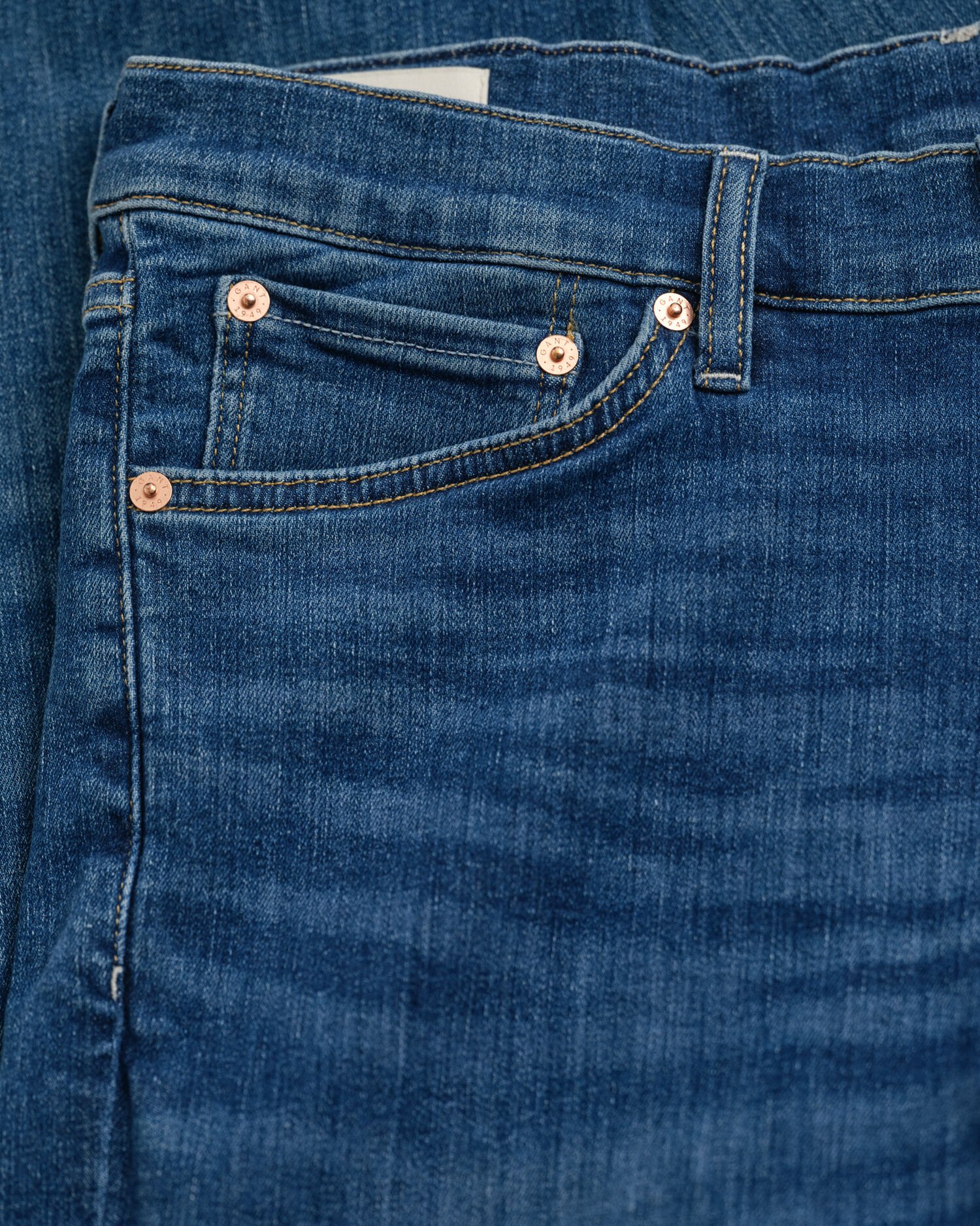 Extra slim fit ‑mitoitetut Active Recover -farkut