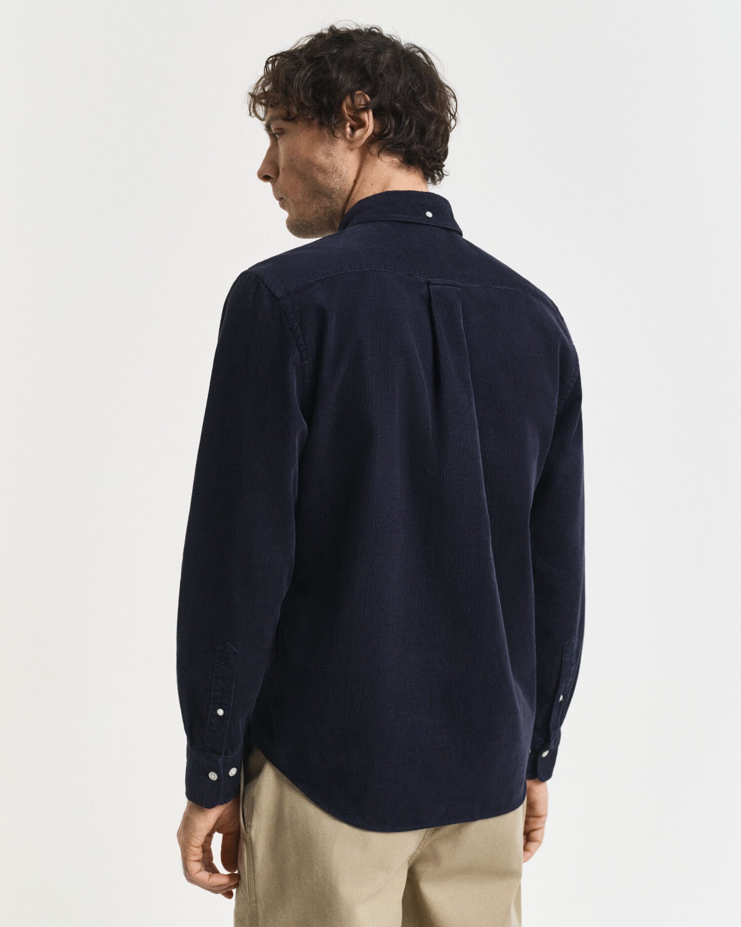 Regular fit ‑mitoitettu vakosamettipaita