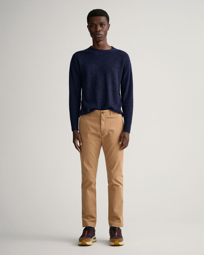 Huippumukavat slim fit ‑mitoitetut Hallden-chinot