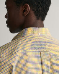 Regular&nbsp;fit ‑mitoitettu pikkuruudullinen popliinipaita