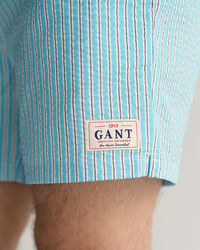 Classic&nbsp;fit ‑mitoitetut seersucker-pintaiset uimashortsit