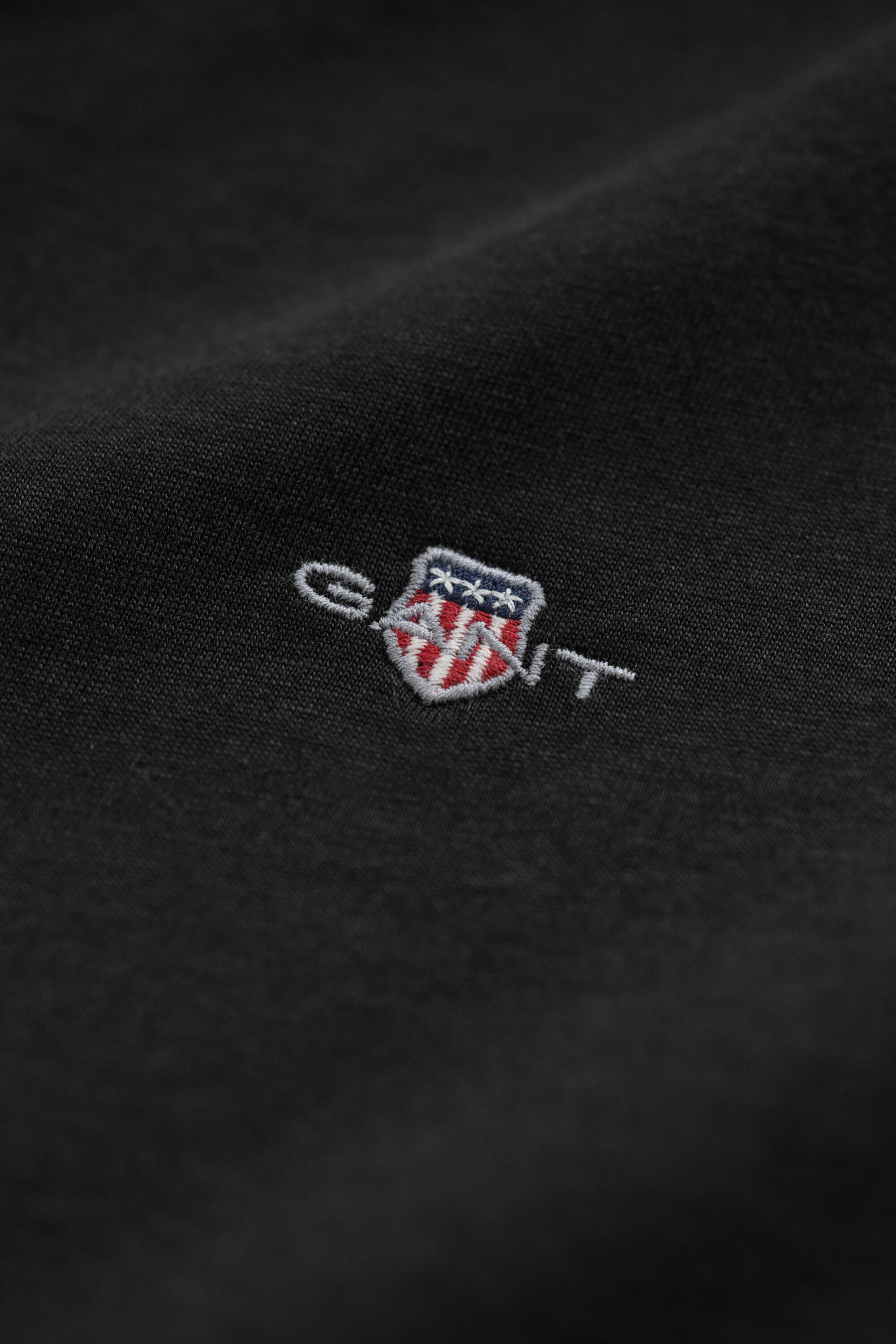 Shield-t‑paita