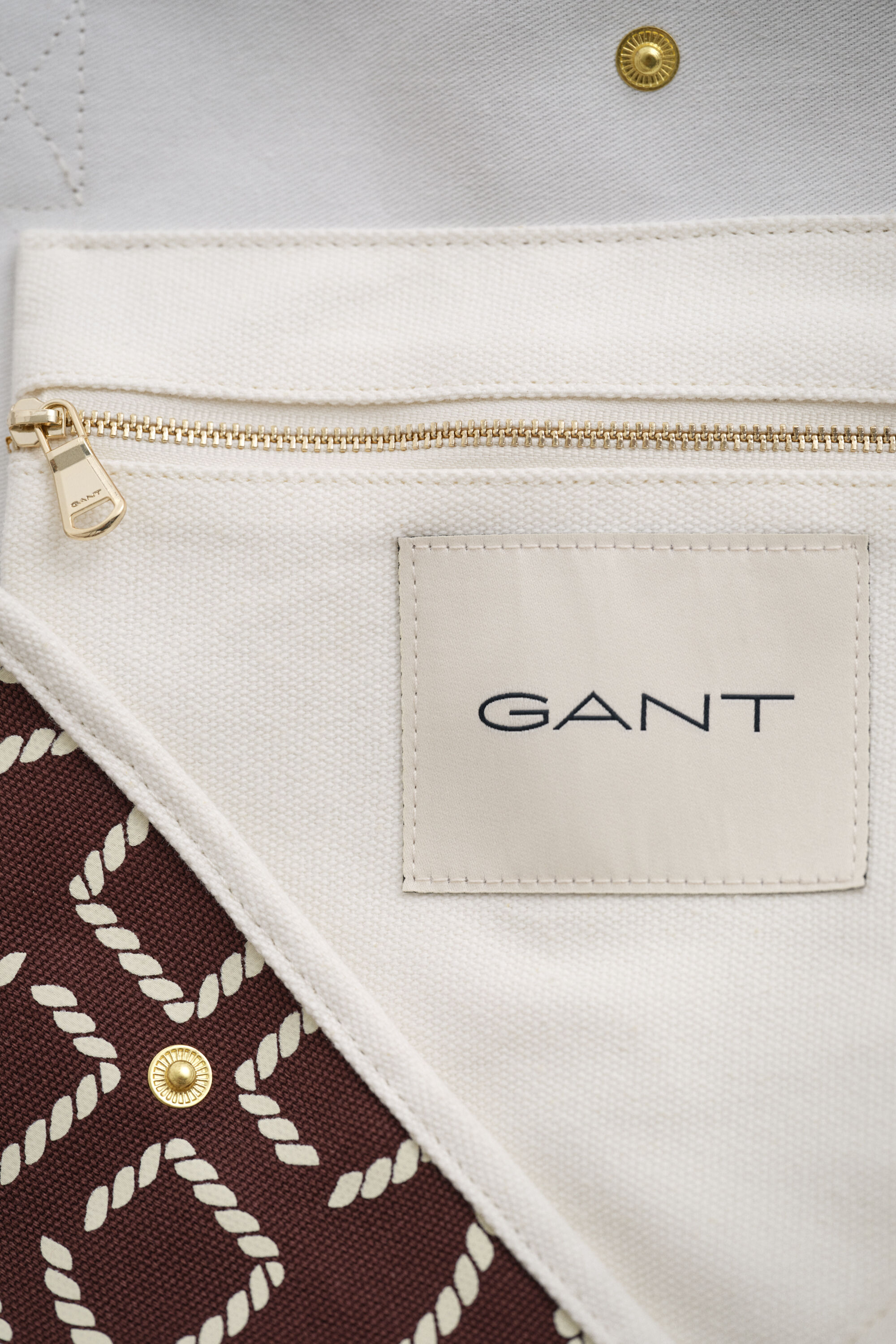 Kanvaasikankainen rantakassi