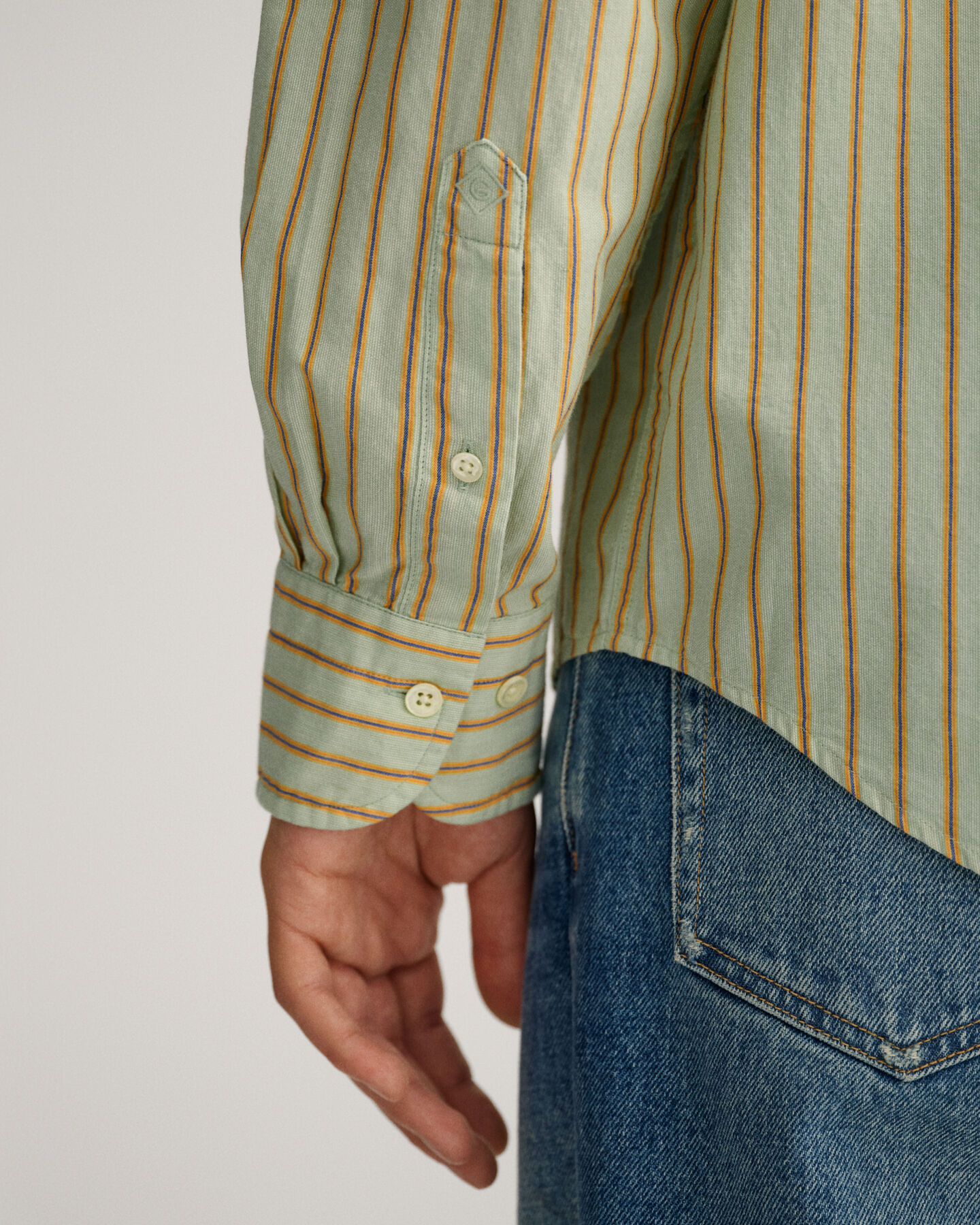 Relaxed fit ‑mitoitettu fil-&agrave;-fil-raitapaita