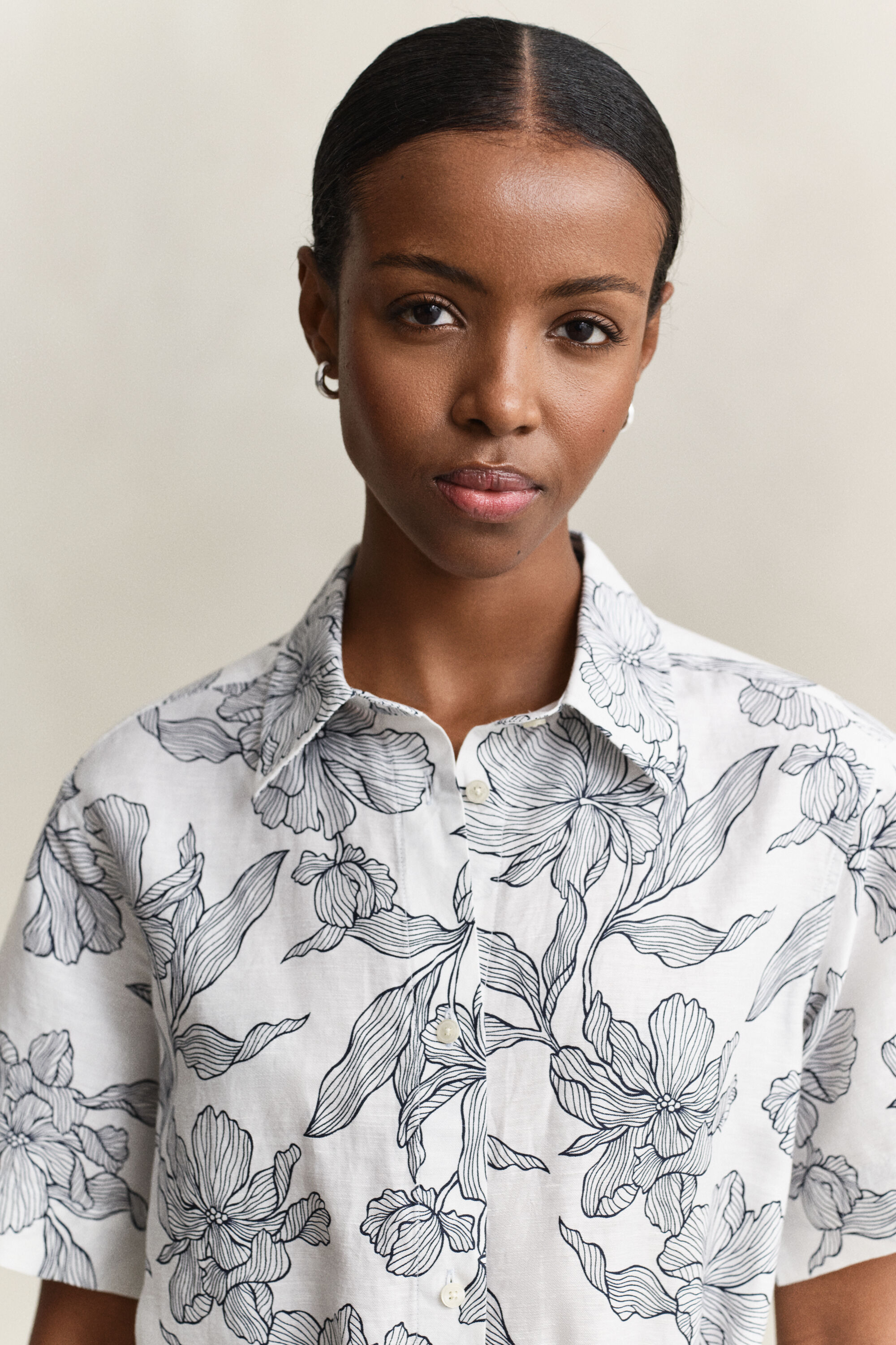 Kukallinen pellavapaitamekko