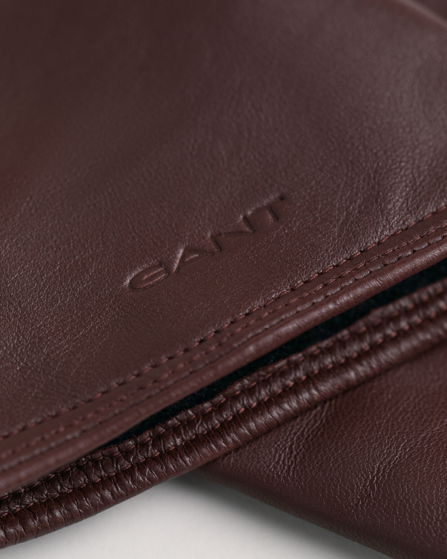 Pitkät nahkakäsineet