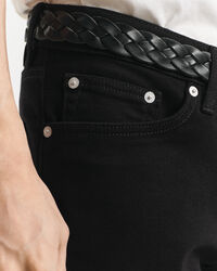 Slim fit ‑mitoitetut Stay Black ‑farkut