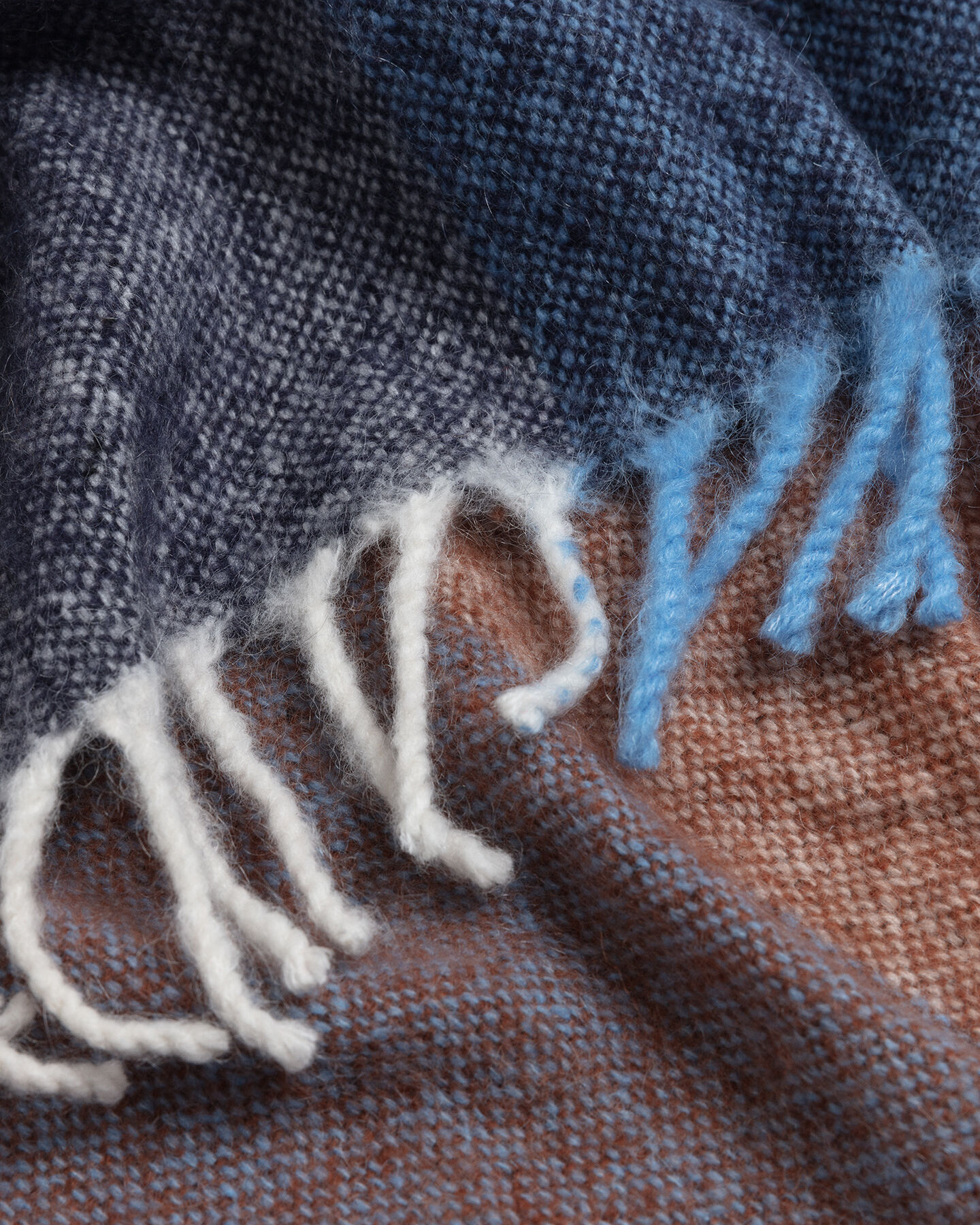 Monisävyinen ruudullinen mohair-villahuivi