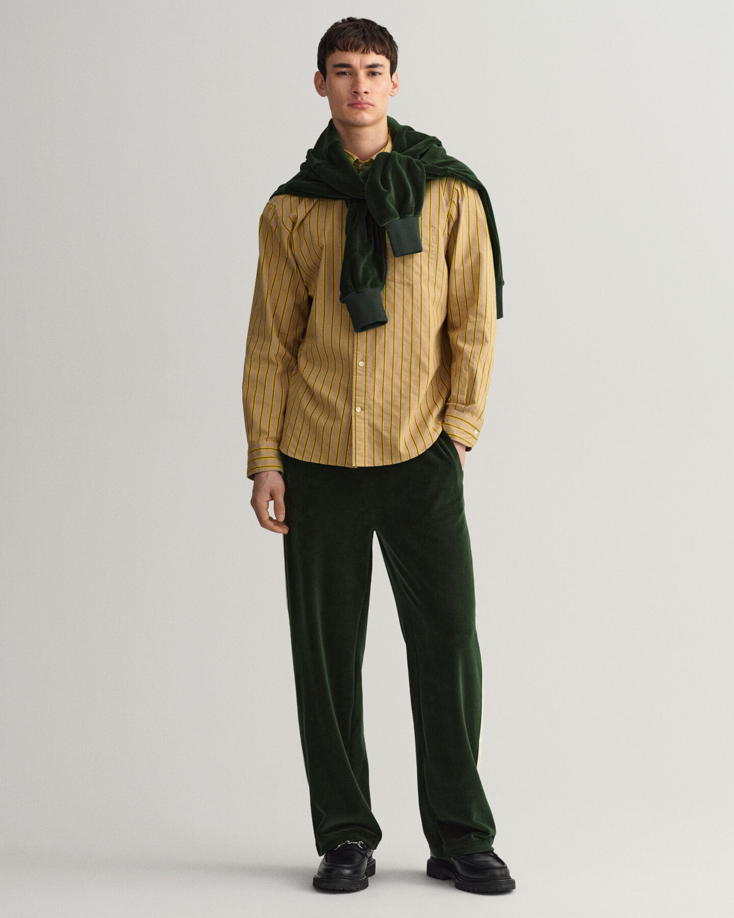 Relaxed fit ‑mitoitettu paita dobby-kudotuilla raidoilla