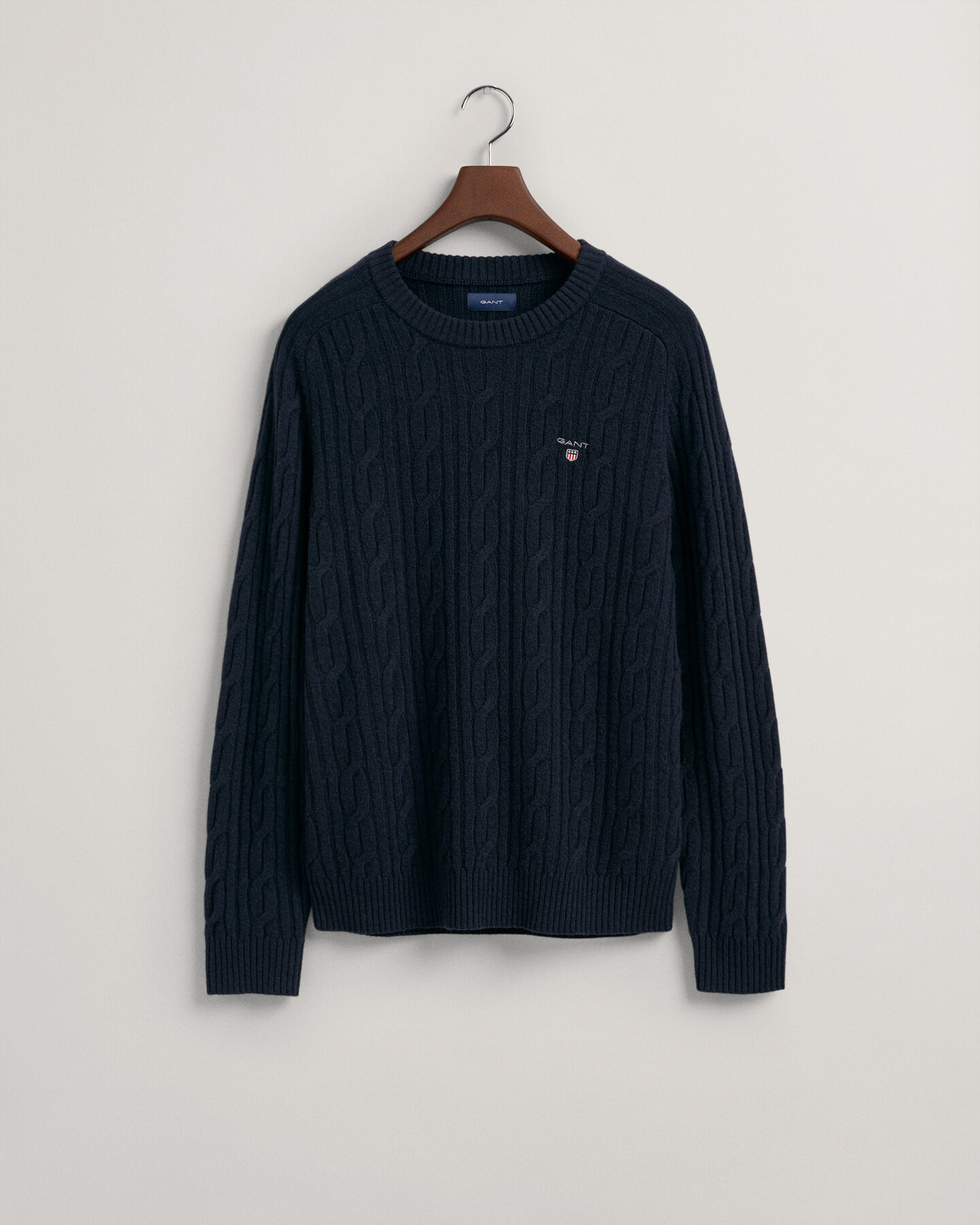 Lampaanvillainen palmikkoneulepusero, py&ouml;re&auml; p&auml;&auml;ntie