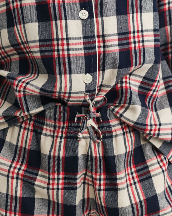 Flanellipyjama lahjapakkauksessa