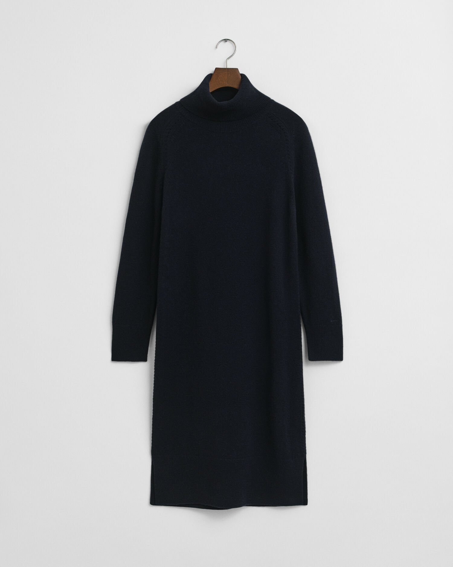 Neulossomisteinen poolokaulusmekko