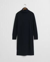 Neulossomisteinen poolokaulusmekko