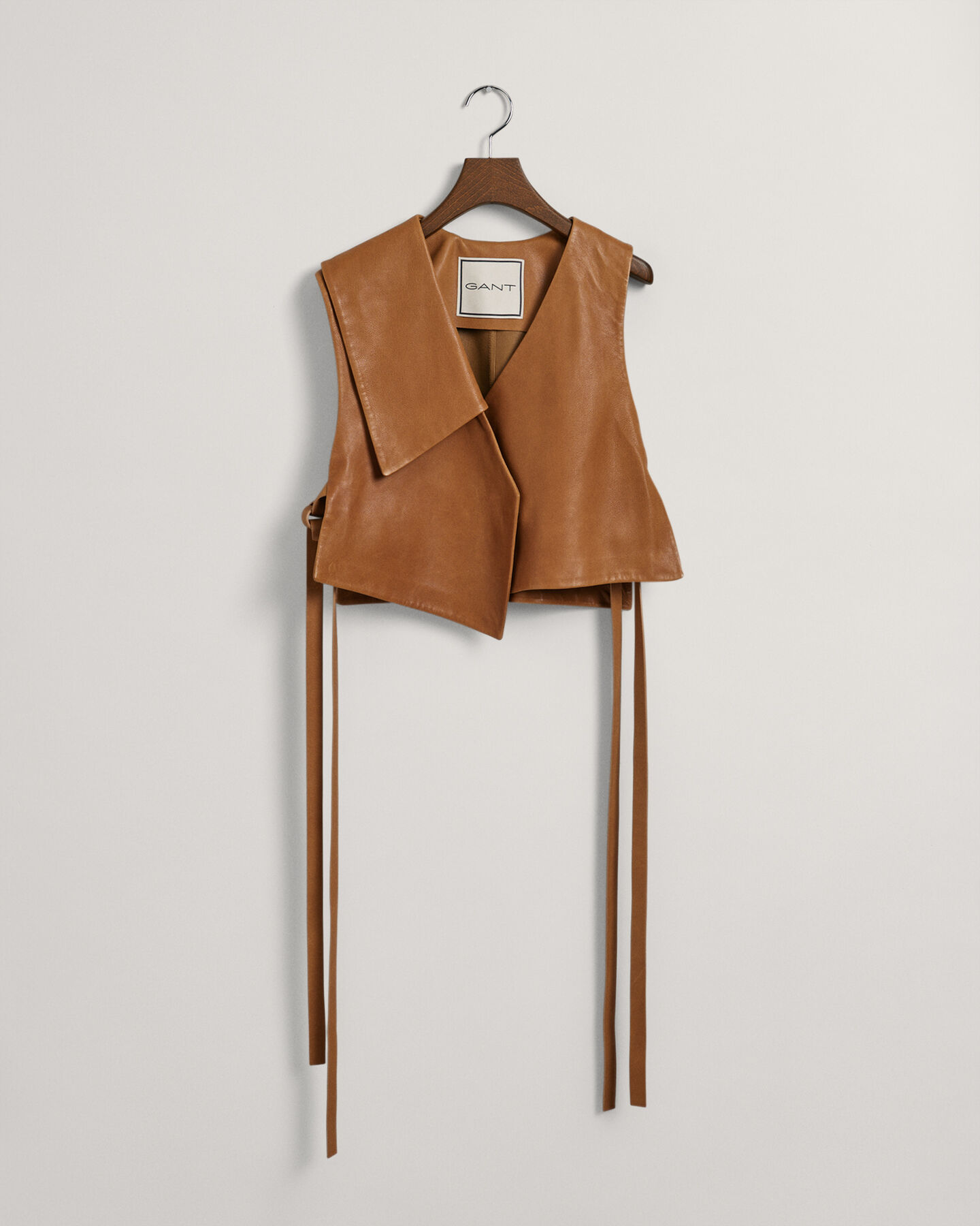 Pelkistetty nahkaliivi