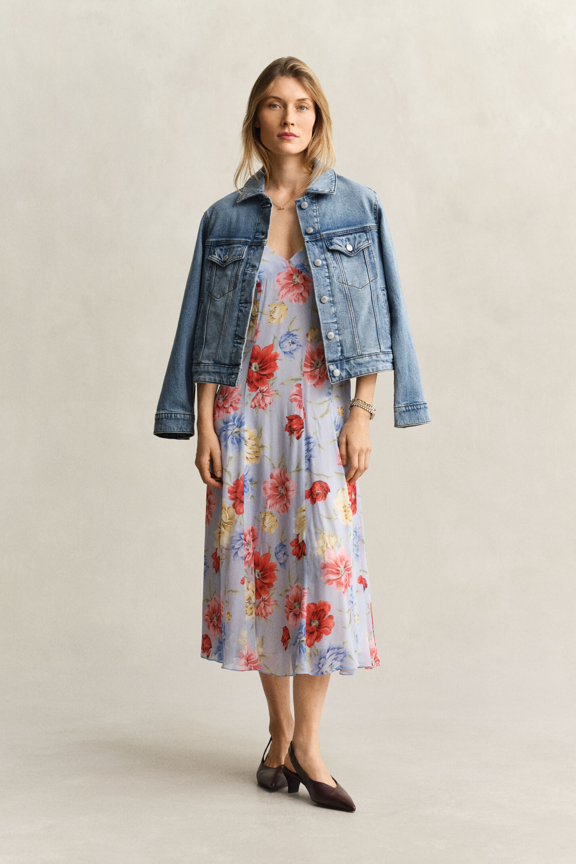 Kukkakuvioitu olkainmekko