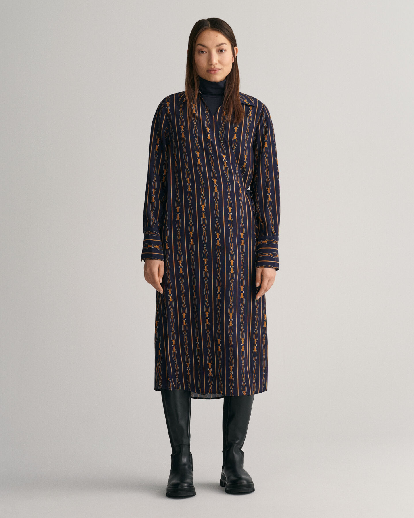 Regular fit ‑mitoitettu raidallinen Rope-kietaisumekko