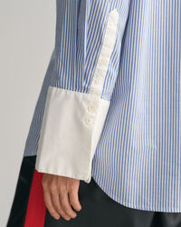 Relaxed&nbsp;fit ‑mitoitettu Contrast Collar ‑raitapaita