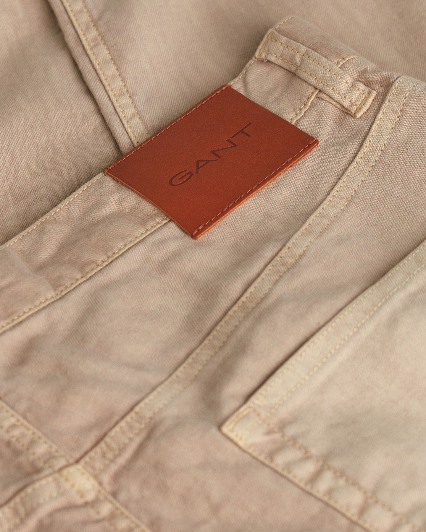 Slim&nbsp;fit ‑mitoitetut puuvilla-pellavafarkut