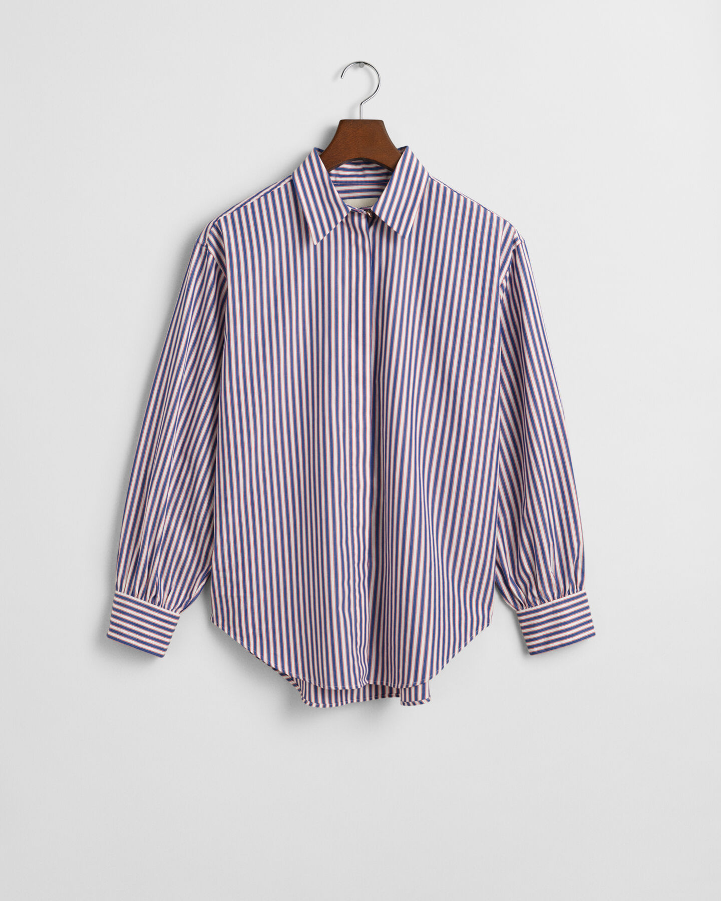 Relaxed&nbsp;fit ‑mitoitettu v&auml;lj&auml;hihainen raitapaita