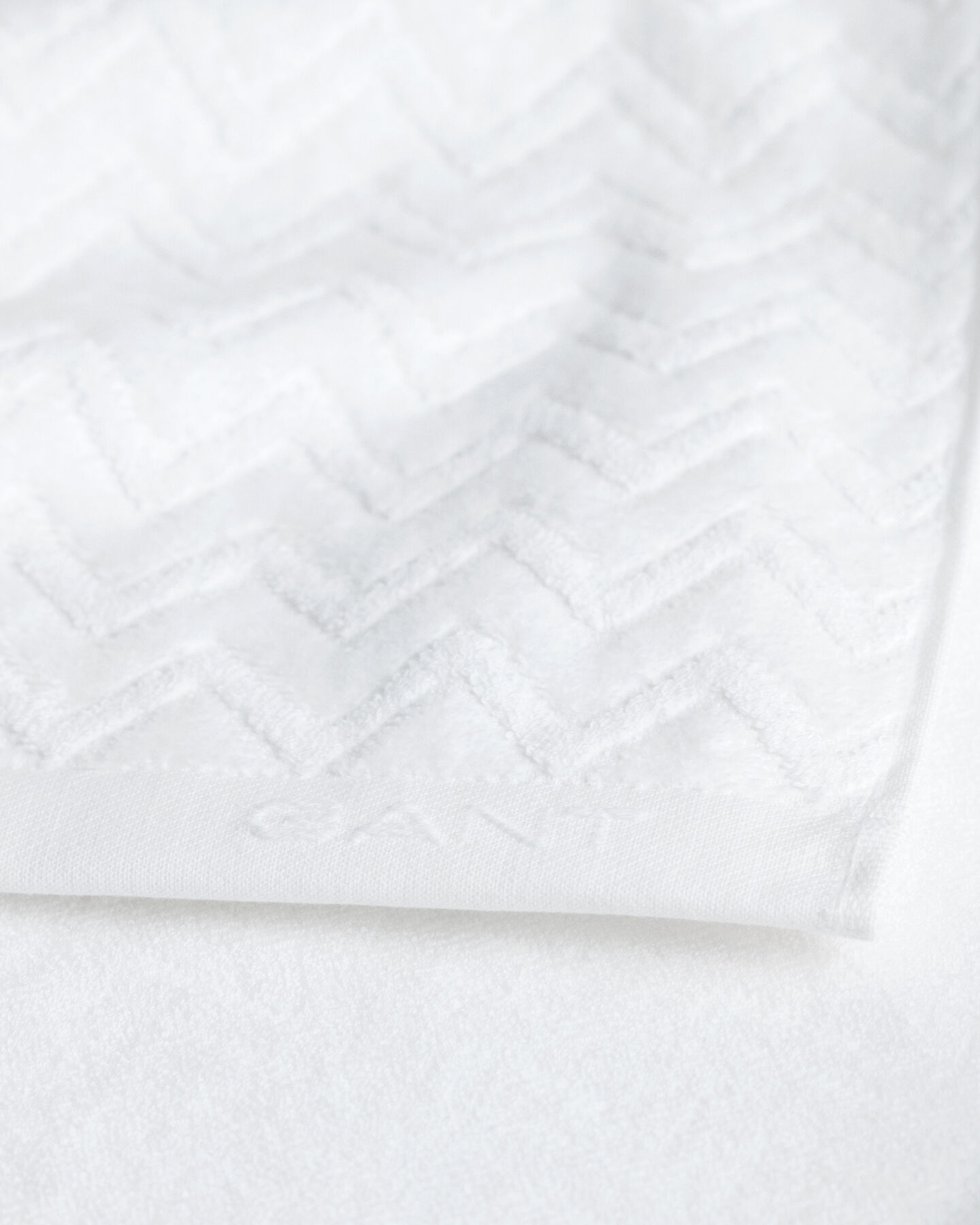 Kalanruotokuvioinen jacquard-pyyhe (70 cm x 140 cm)