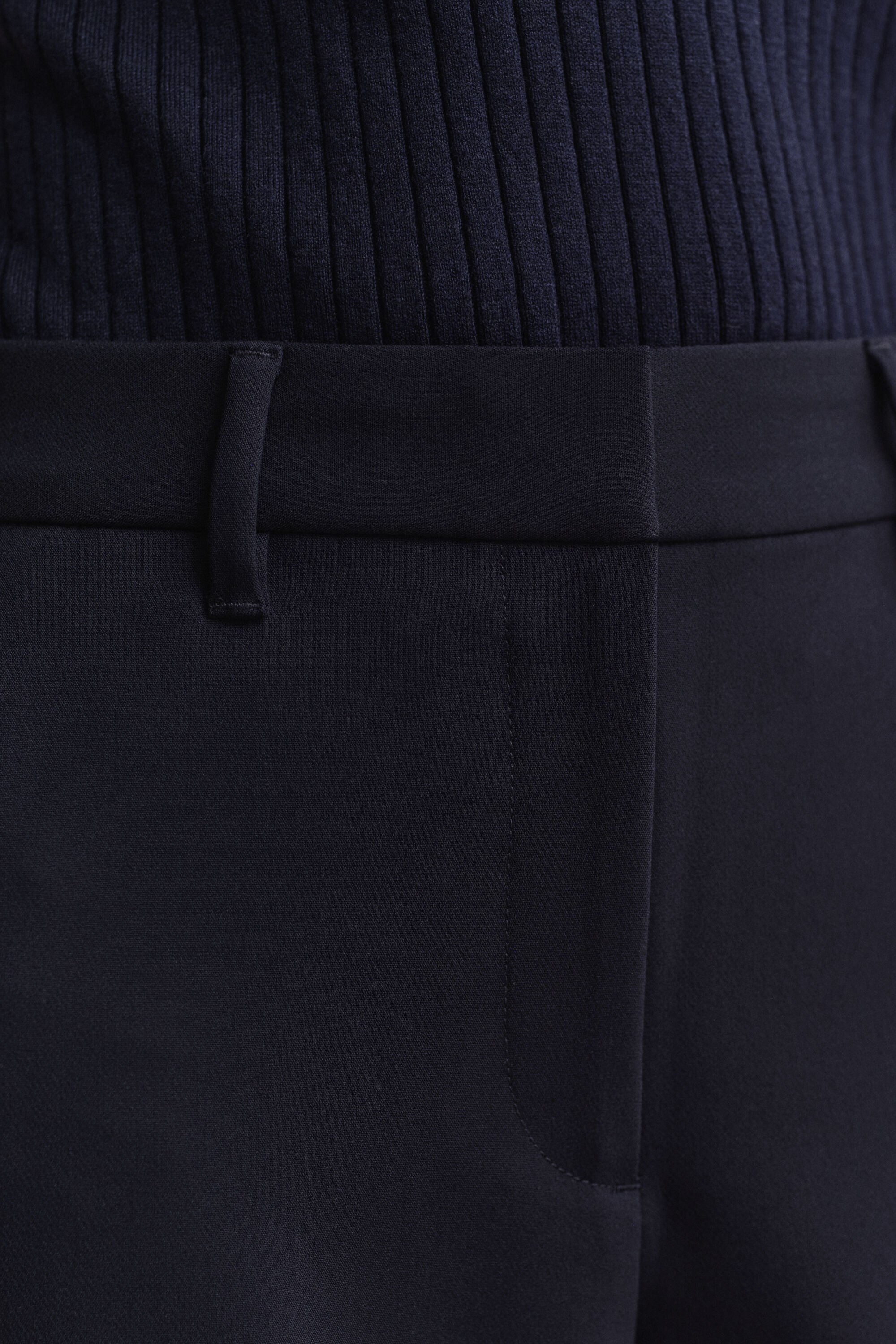 Slim fit ‑mitoitetut housut