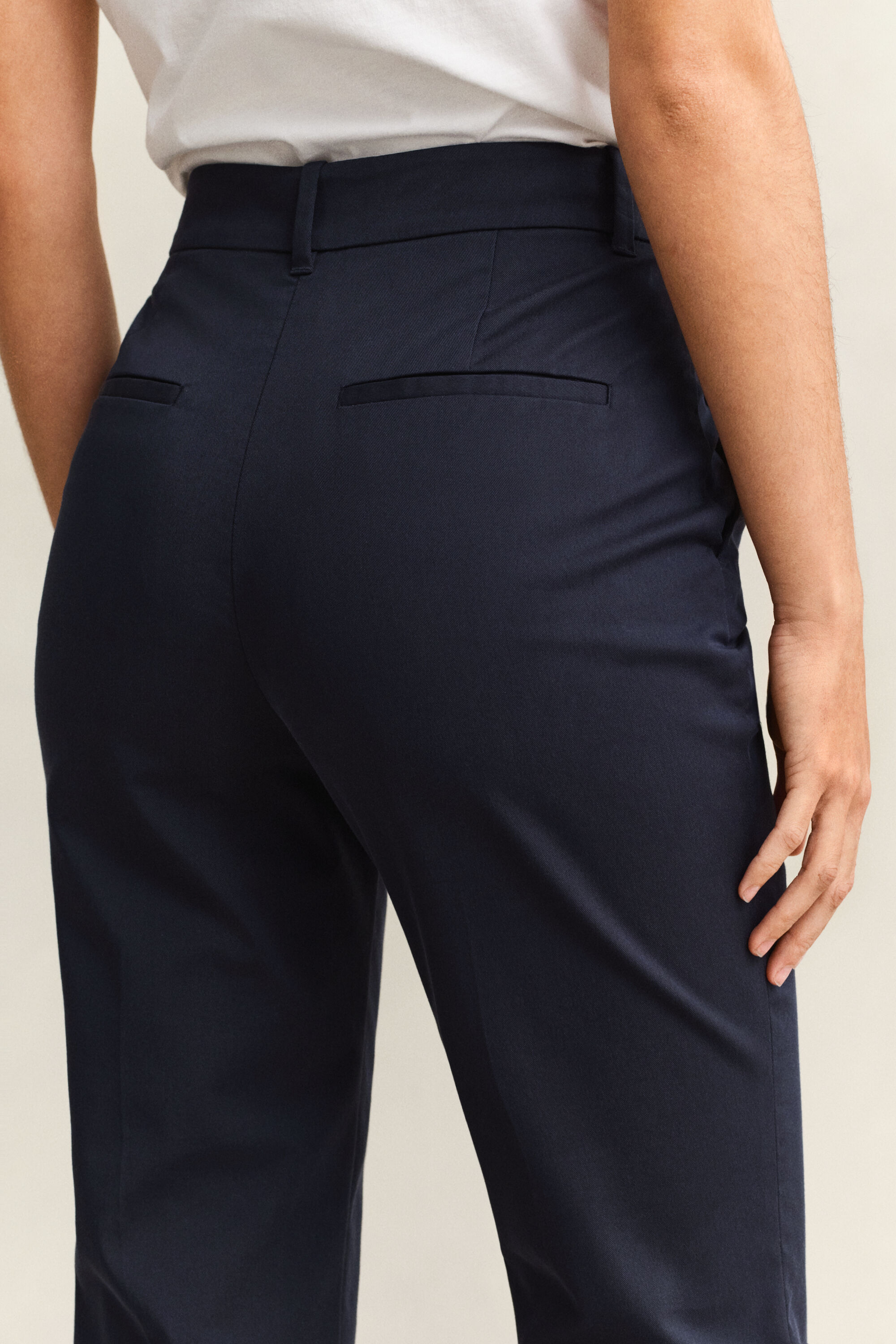 Slim fit ‑mitoitetut housut