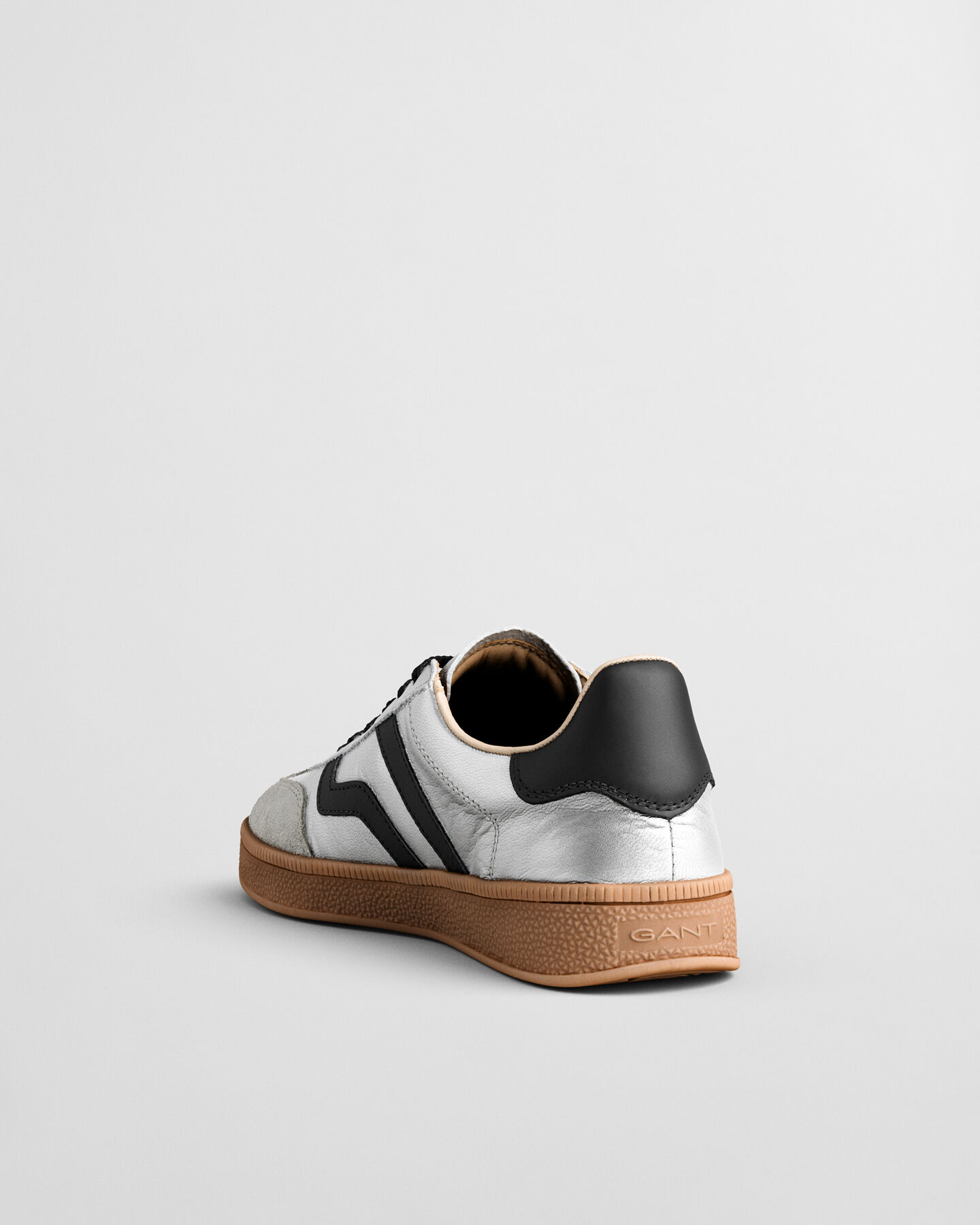 Metallinhohtoiset Cuzima-nahkatennarit