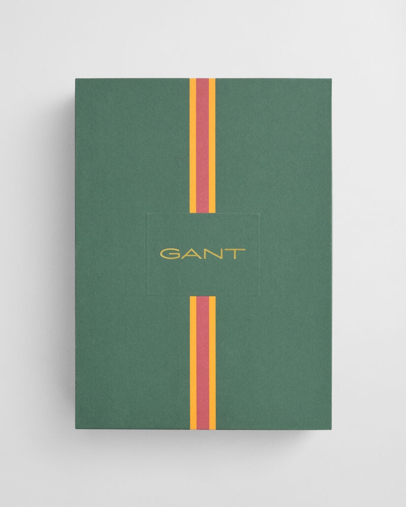 Ruudullinen flanellipyjama lahjapakkauksessa