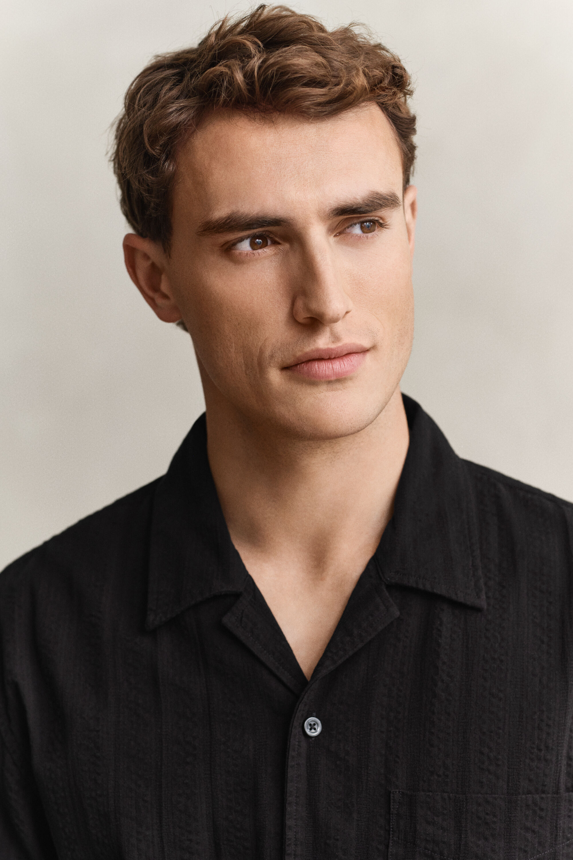 Dobby-raidallinen relaxed fit ‑mitoitettu paita