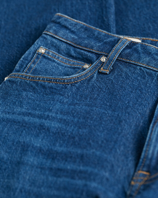 Vajaamittaiset suoralahkeiset farkut