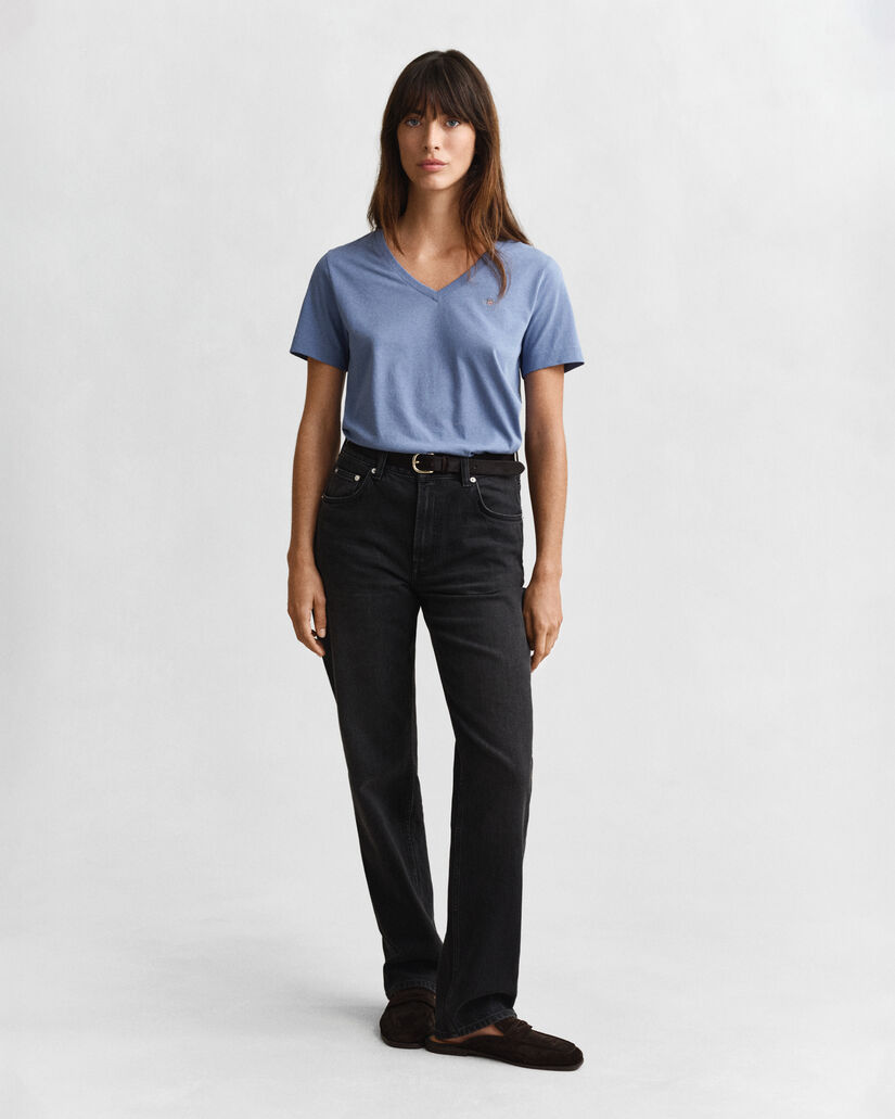 Shield-t‑paita, jossa v-pääntie