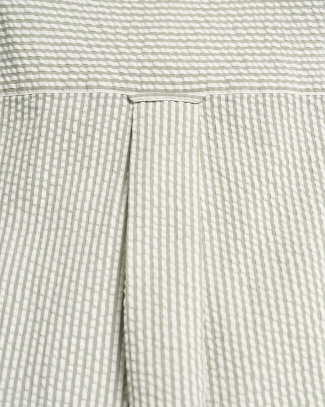 Regular&nbsp;fit ‑mitoitettu lyhythihainen seersucker-paita