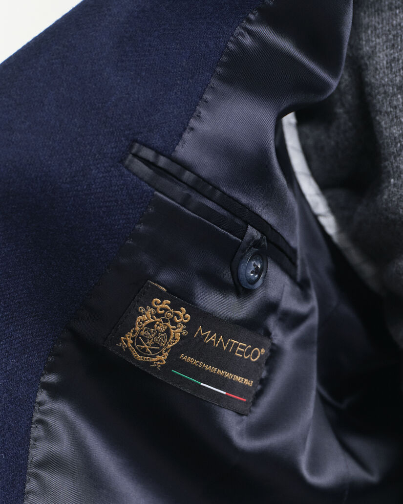 Slim fit ‑mitoitettu villaflanellinen klubitakki