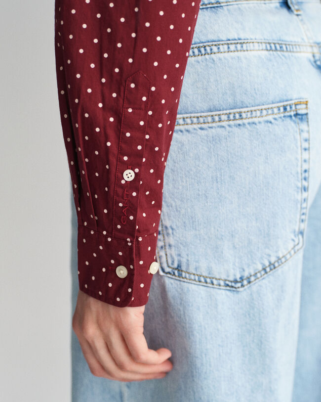 Regular&nbsp;fit ‑mitoitettu pilkullinen puuvillavoileepaita