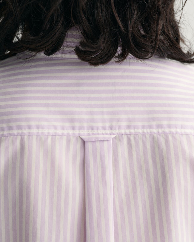 Regular&nbsp;fit ‑mitoitettu raidallinen paita broadcloth-kankaasta