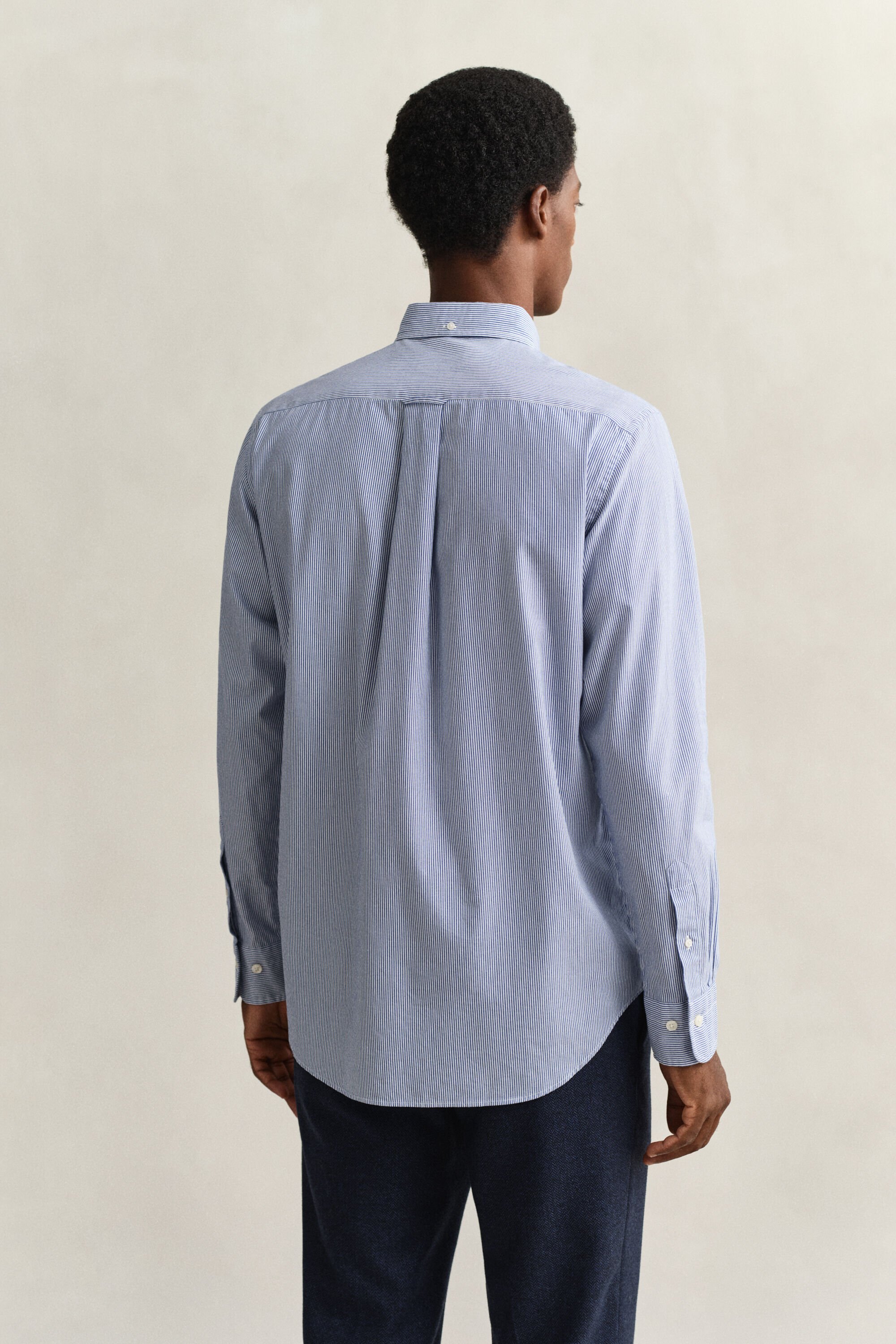 Pystyraidallinen klassinen popliinipaita