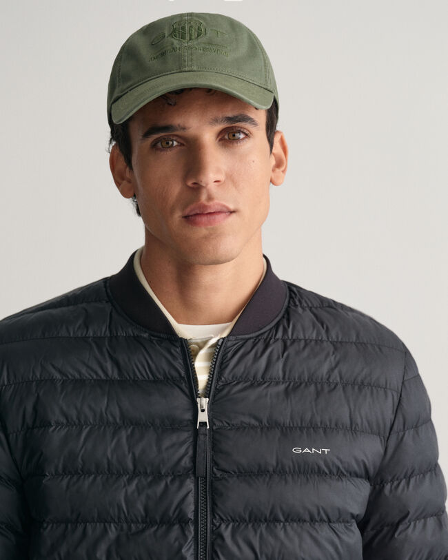 Pilottimallinen kevyttoppatakki