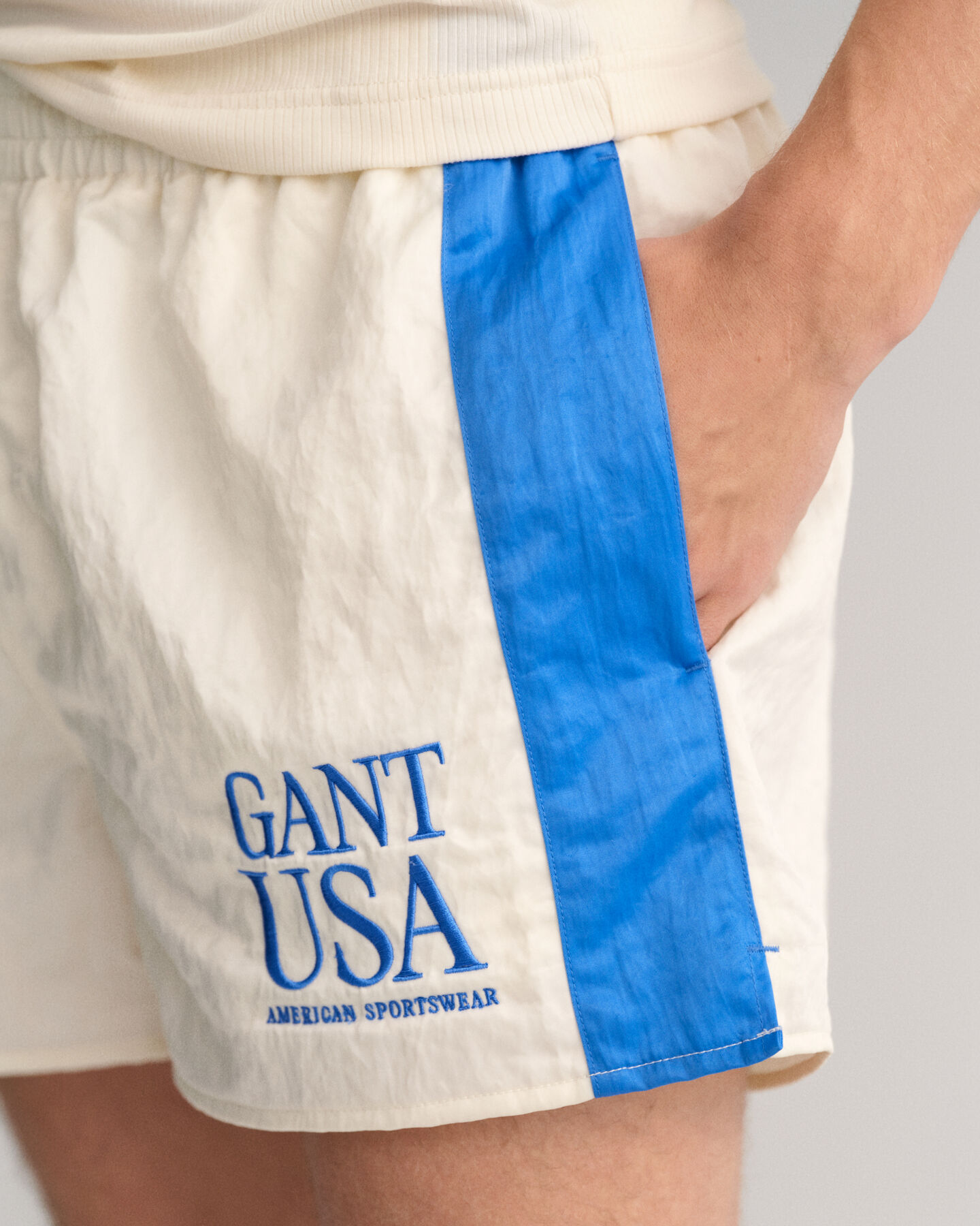 Satiiniset juoksushortsit