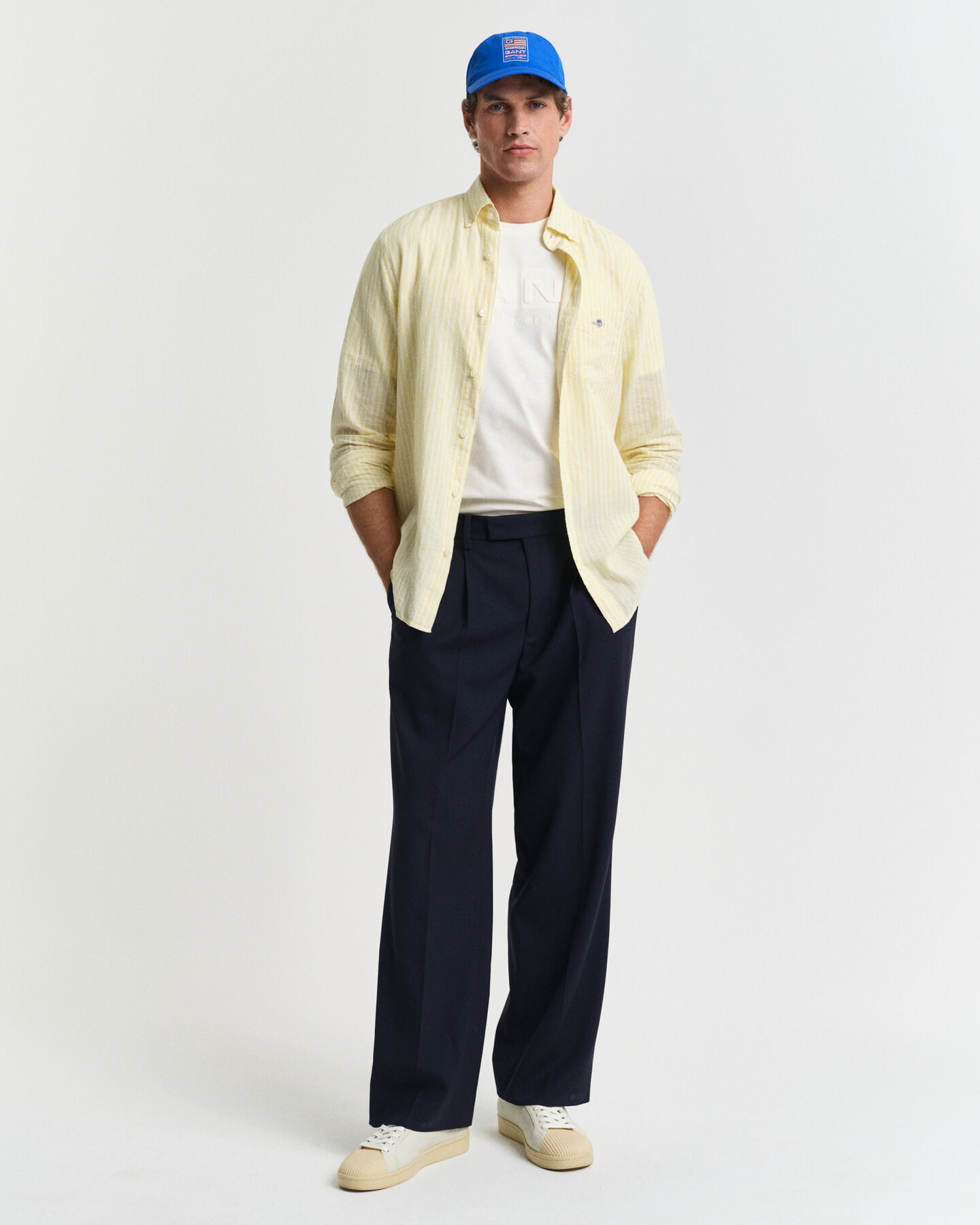 Regular&nbsp;fit ‑mitoitettu raitapaita puuvillapellavaa