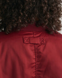 Topattu Bomber-takki