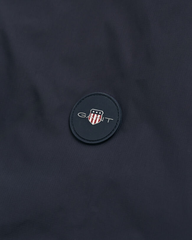 Kevyt pakattava tuulitakki