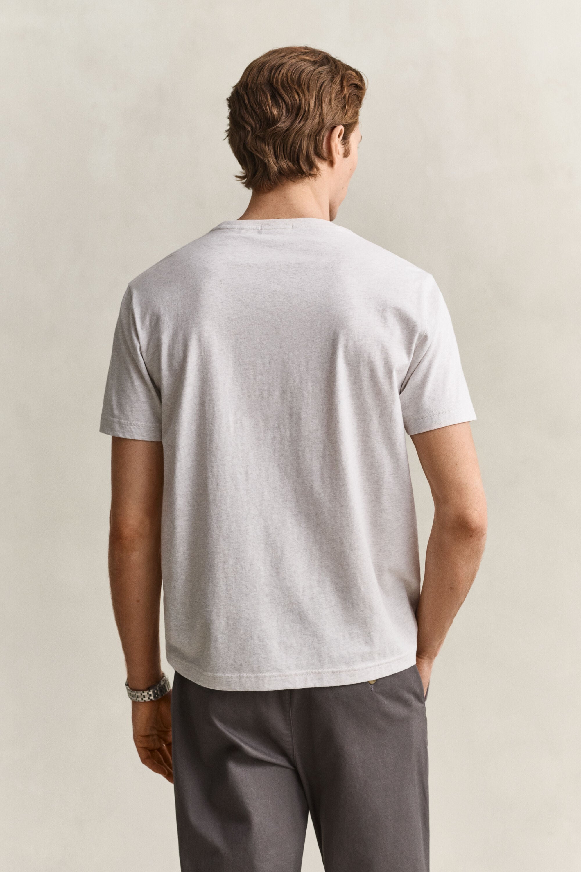Regular fit ‑mitoitettu Shield-t‑paita
