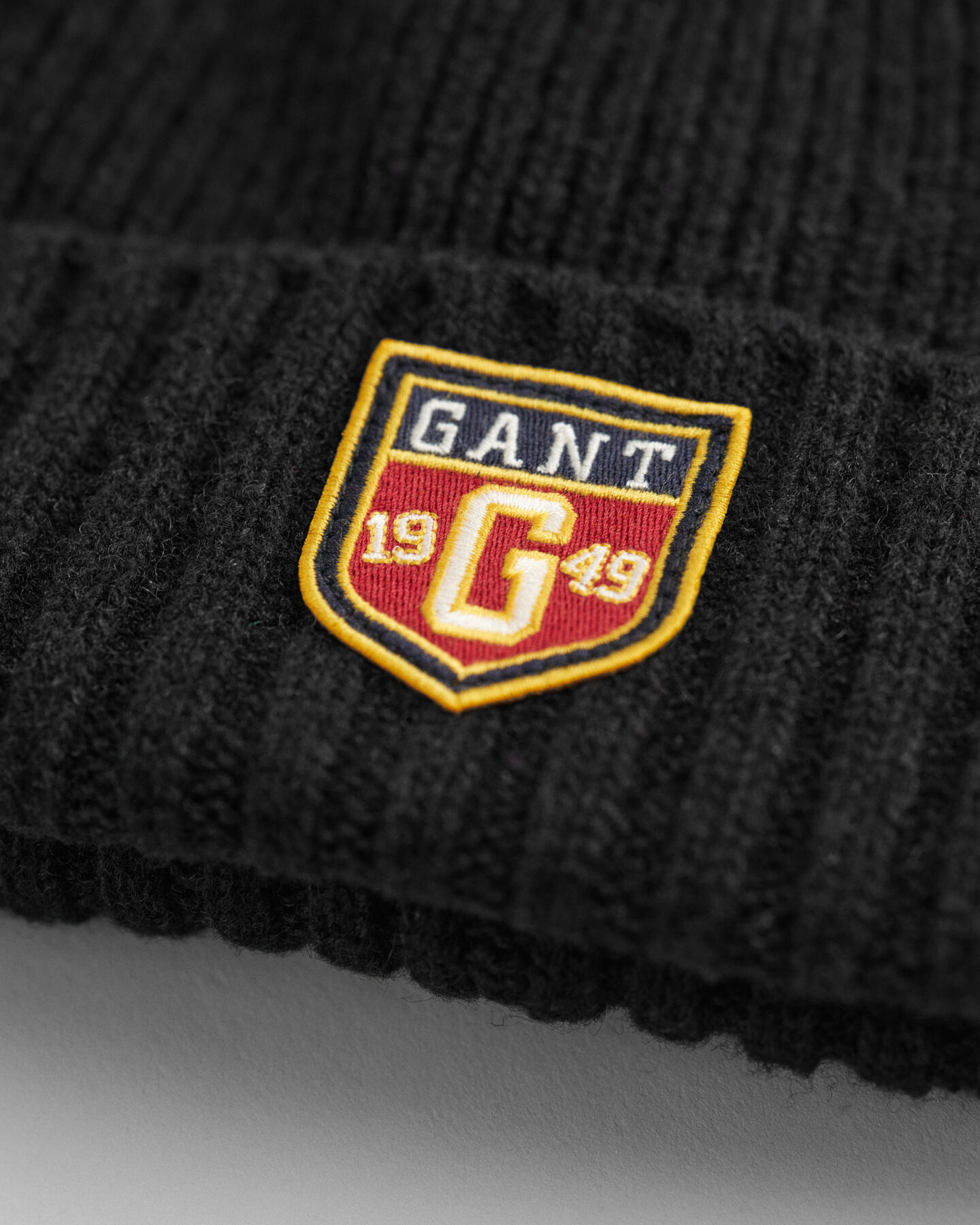 Badge-villapipo ja ‑kaulaliina lahjapakkauksessa